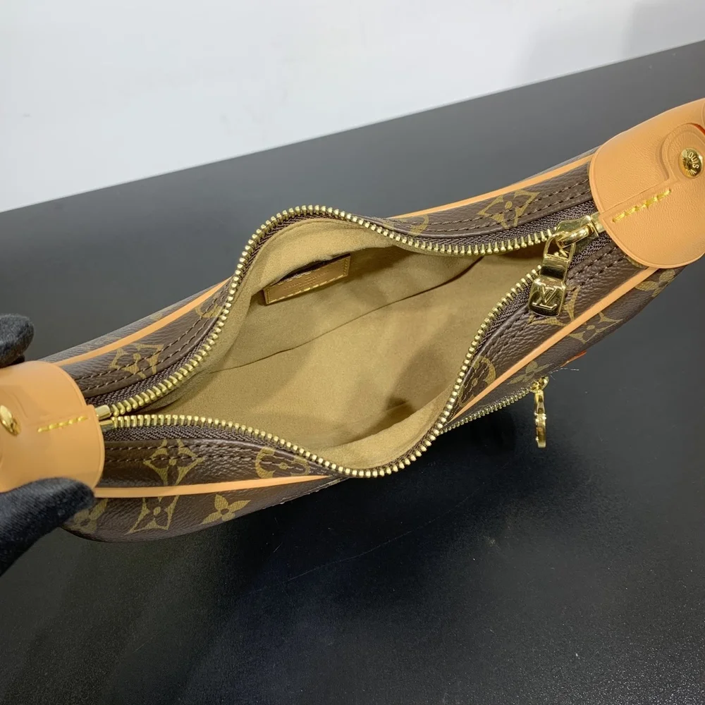 LOUIS VUITTON. dimensions 23